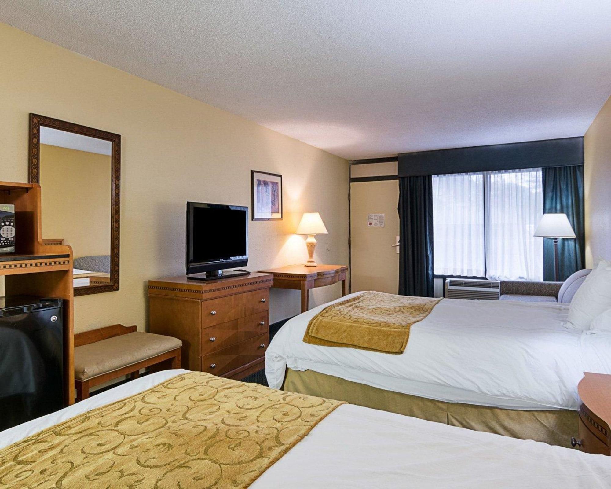 Days Inn & Suites By Wyndham Colonial Вильямсбург Экстерьер фото