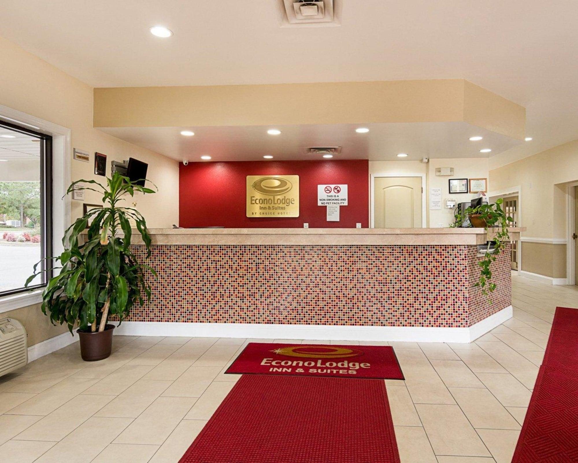 Days Inn & Suites By Wyndham Colonial Вильямсбург Экстерьер фото