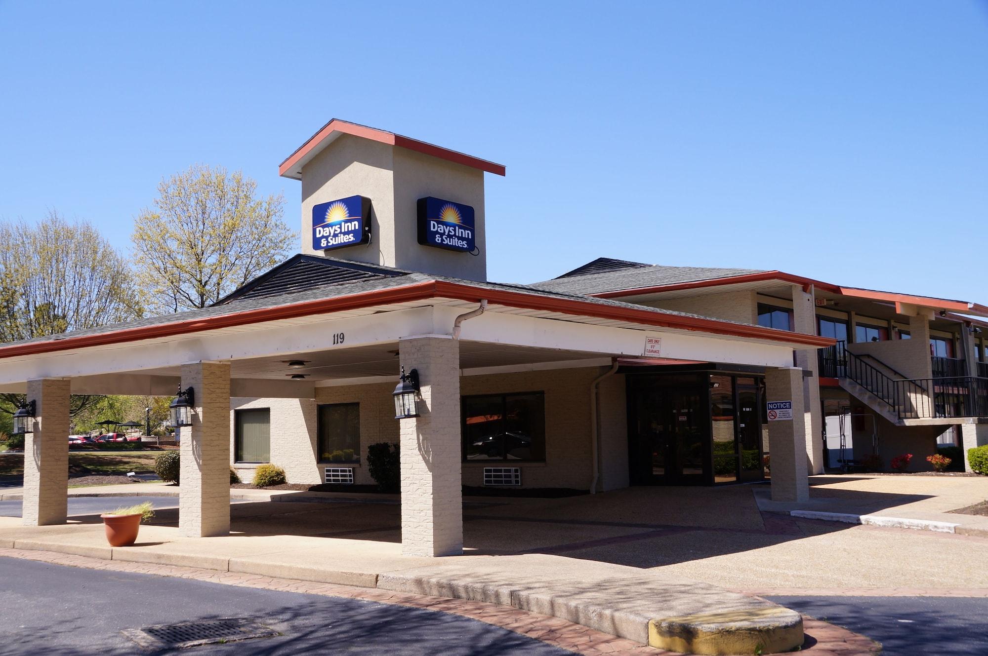 Days Inn & Suites By Wyndham Colonial Вильямсбург Экстерьер фото