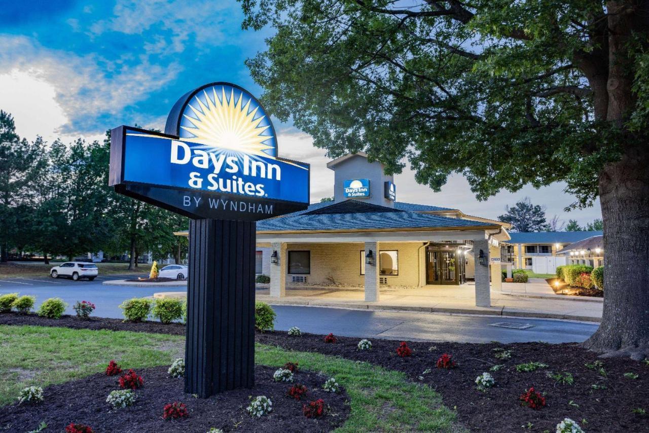 Days Inn & Suites By Wyndham Colonial Вильямсбург Экстерьер фото