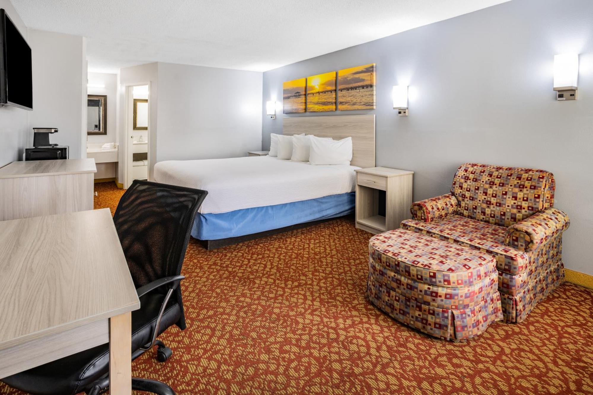 Days Inn & Suites By Wyndham Colonial Вильямсбург Экстерьер фото