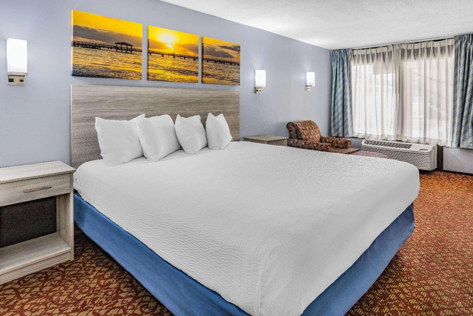 Days Inn & Suites By Wyndham Colonial Вильямсбург Экстерьер фото